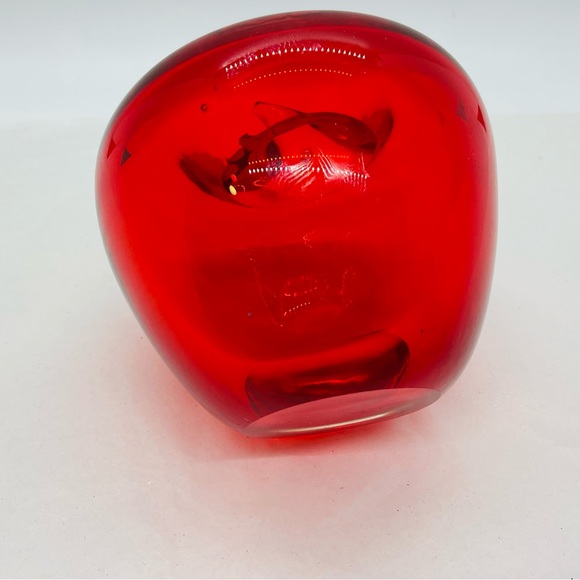 Vintage Hand Blown Art Glass Red Apple 3" Paperweight Figurine. - Picture 3 of 5